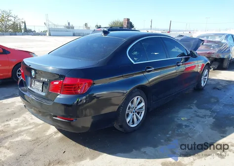 2016 BMW 528I z USA, uszkodzony, nr VIN WBA5A5C50GD526569